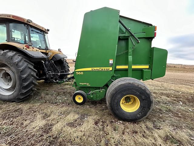 Image of John Deere 568 equipment image 3