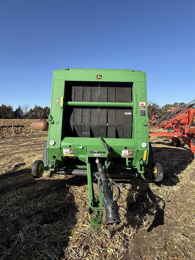 Image of John Deere 568 equipment image 4