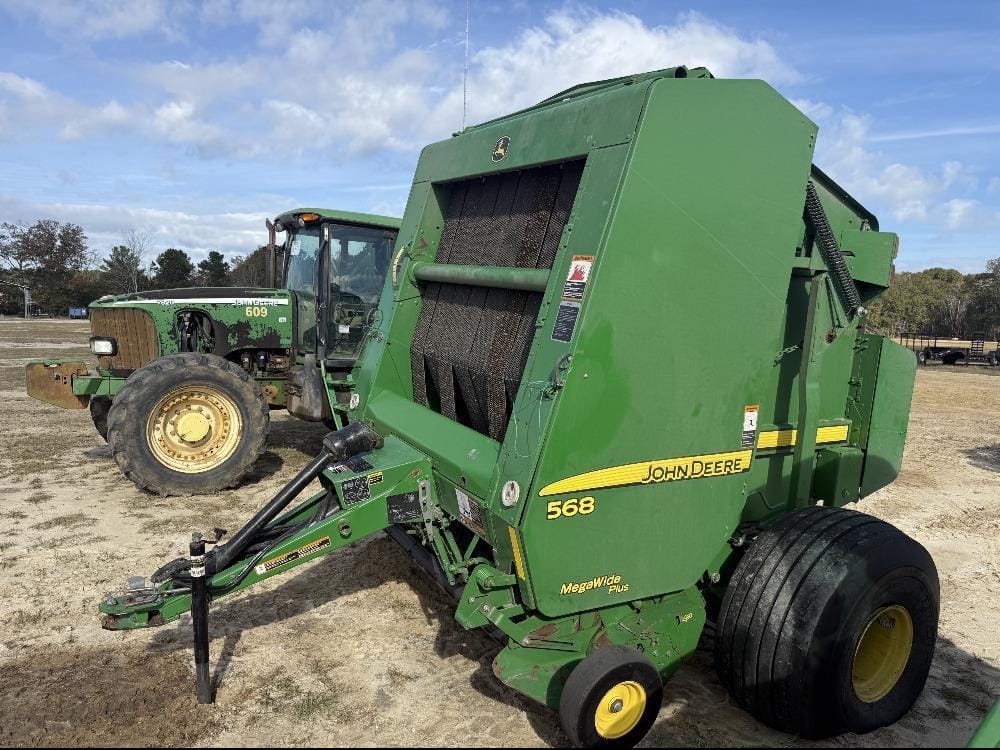 John Deere 568 Equipment Image0