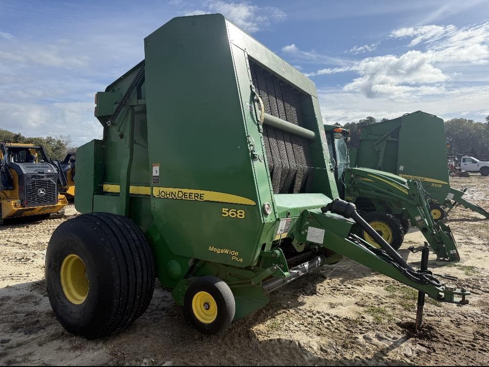 Image of John Deere 568 Image 1