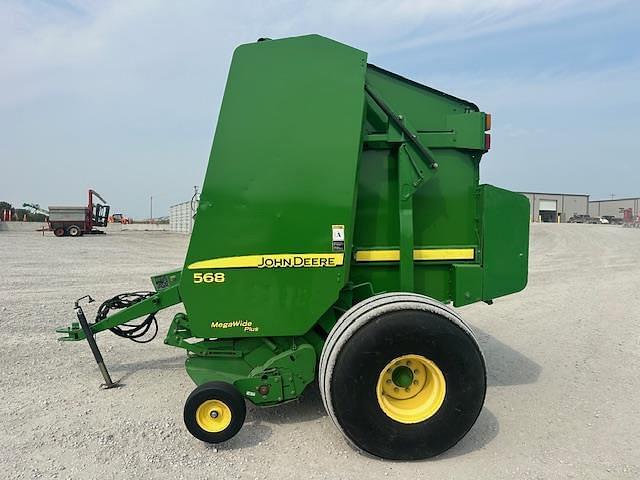 Image of John Deere 568 equipment image 1