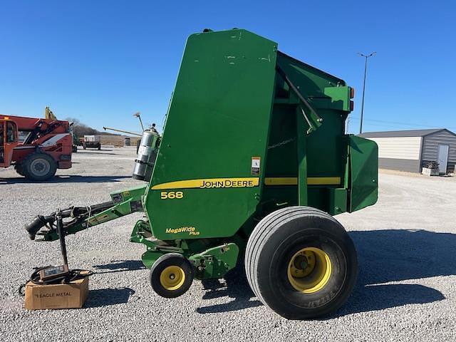 Image of John Deere 568 equipment image 3