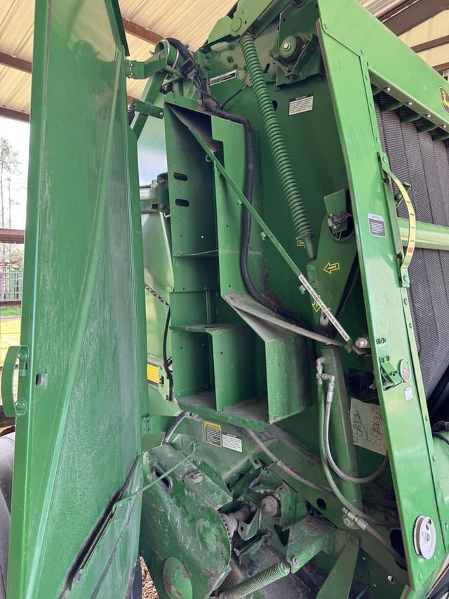 Image of John Deere 568 equipment image 4