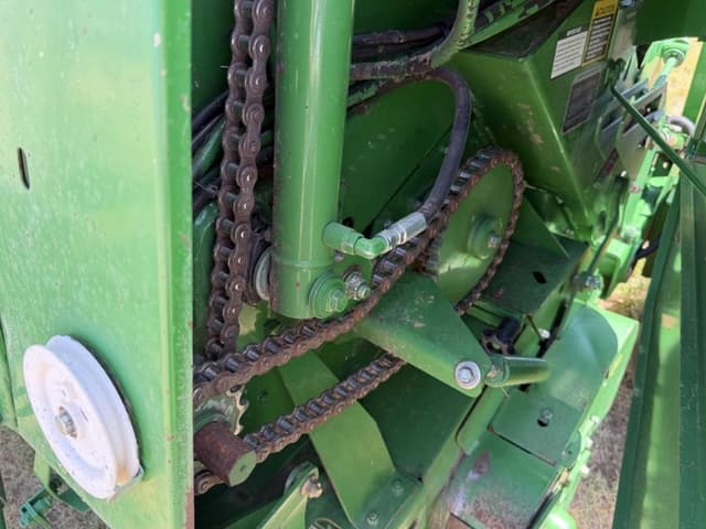Image of John Deere 568 equipment image 2