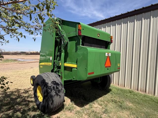Image of John Deere 568 equipment image 4