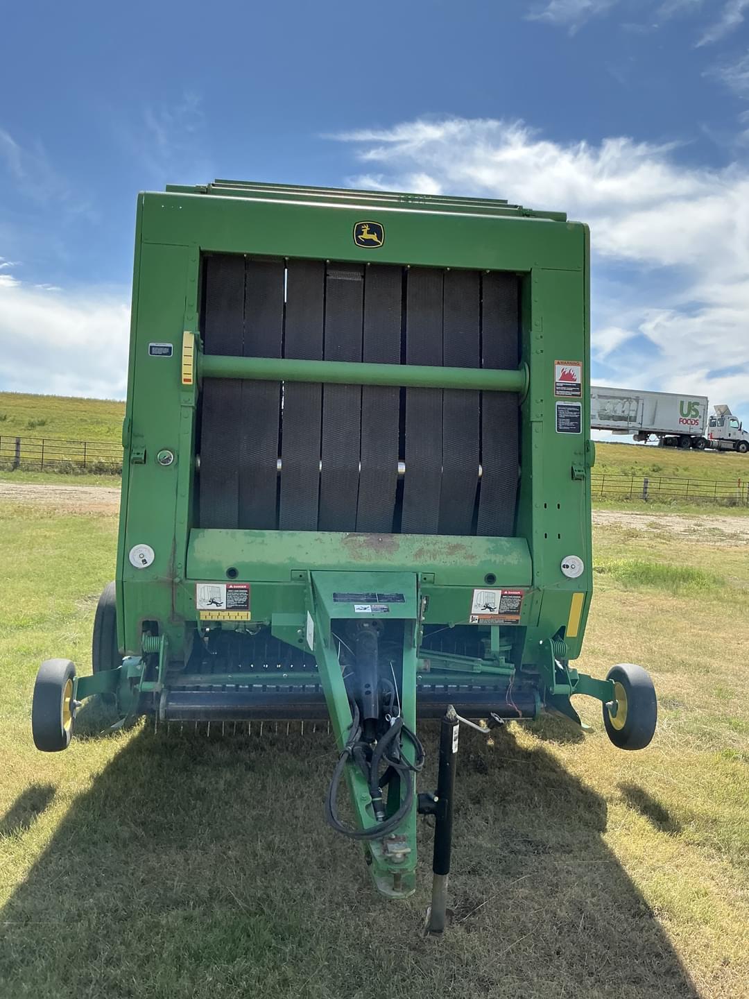 Image of John Deere 568 Image 1