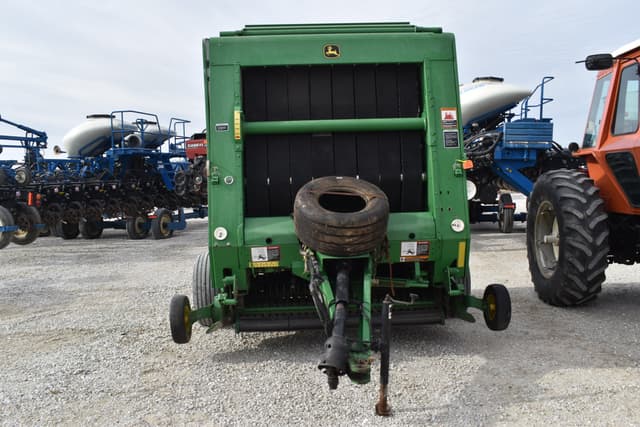 Image of John Deere 568 equipment image 1