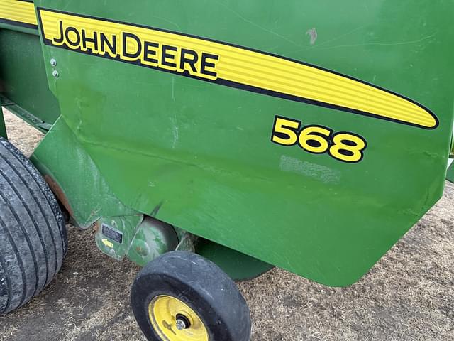 Image of John Deere 568 equipment image 4