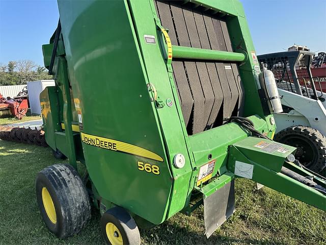 Image of John Deere 568 equipment image 1