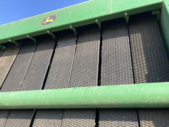 John Deere 568 Equipment Image0