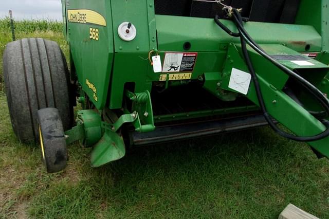 Image of John Deere 568 equipment image 4