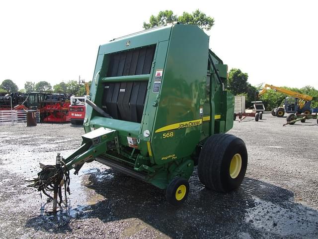 Image of John Deere 568 equipment image 1