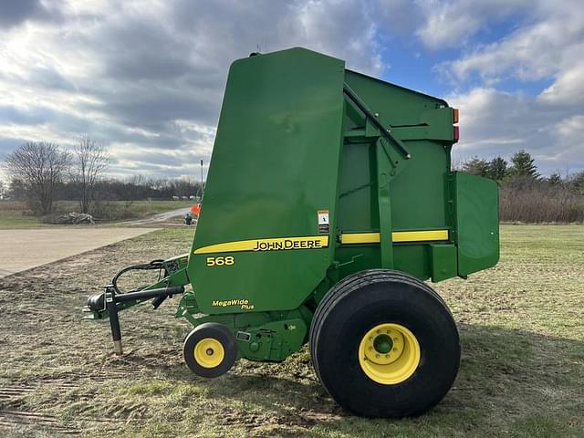 Image of John Deere 568 equipment image 1