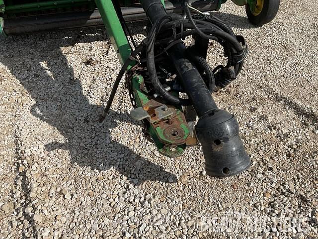 Image of John Deere 568 equipment image 4