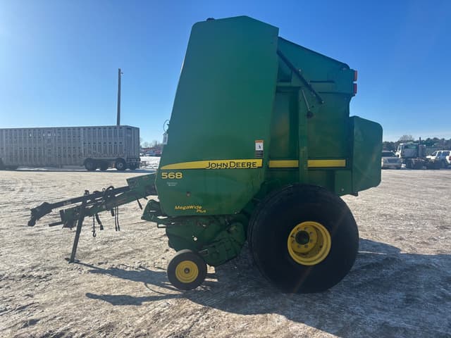 Image of John Deere 568 equipment image 1