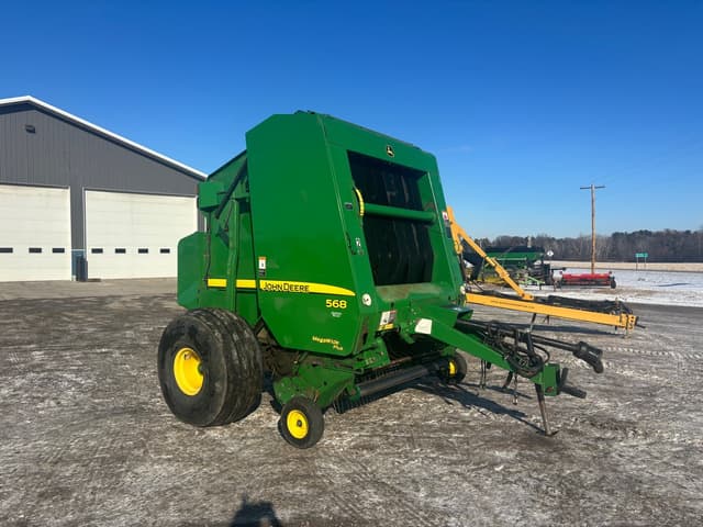 Image of John Deere 568 equipment image 4