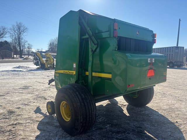 Image of John Deere 568 equipment image 2