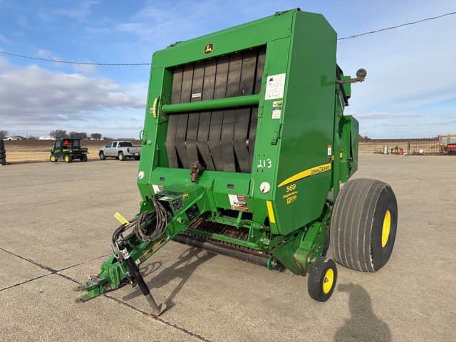 Image of John Deere 569 equipment image 1