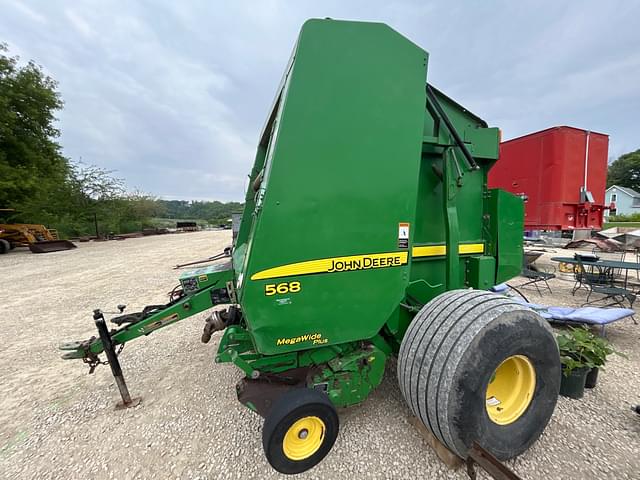 Image of John Deere 568 equipment image 4