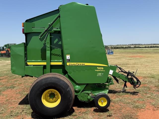 Image of John Deere 569 equipment image 1