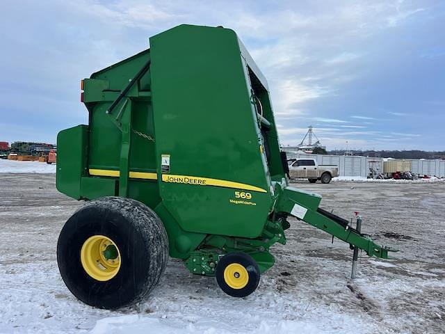 Image of John Deere 569 equipment image 1