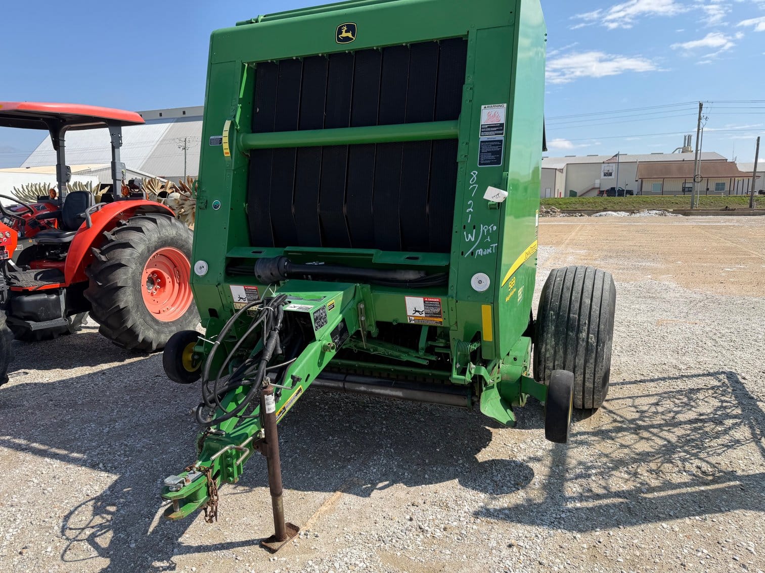 John Deere 569 MegaWide Plus Equipment Image0