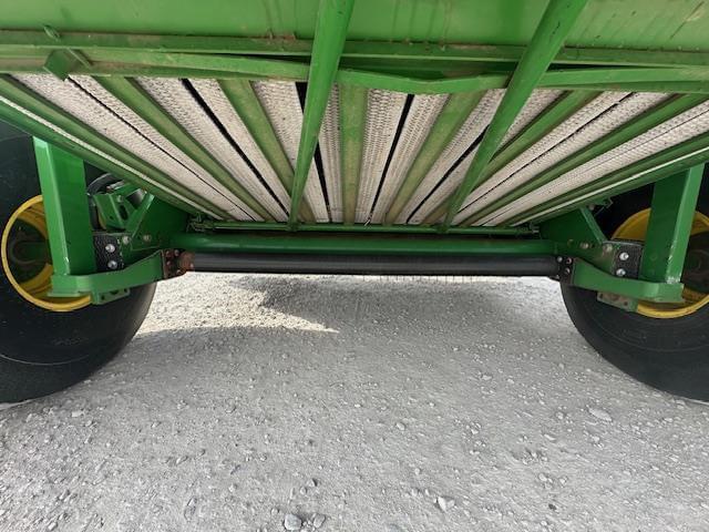 Image of John Deere 569 equipment image 4