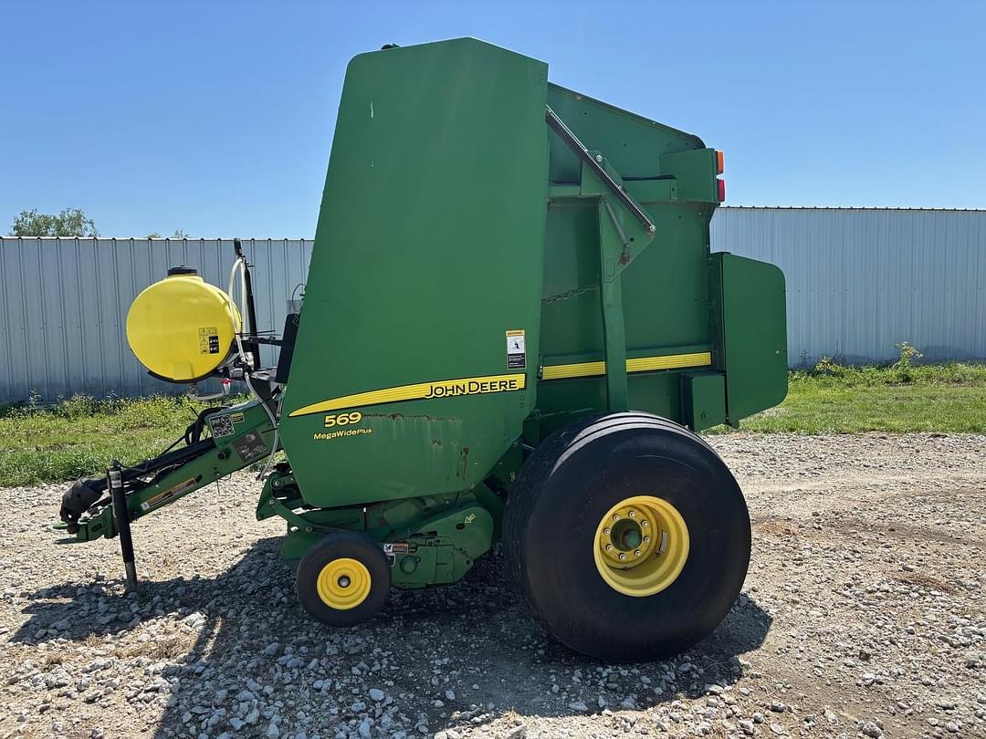 Image of John Deere 569 Primary image