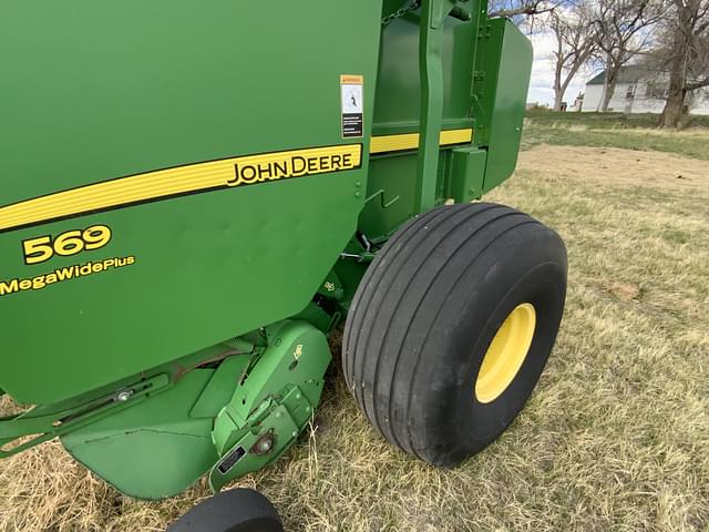 Image of John Deere 569 equipment image 2