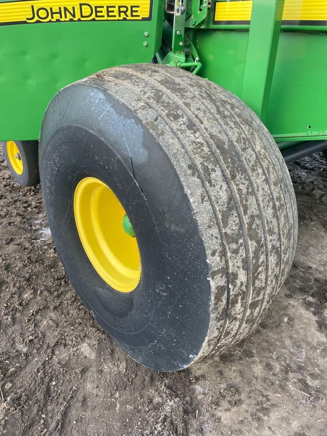 Image of John Deere 569 MegaWide Plus equipment image 3