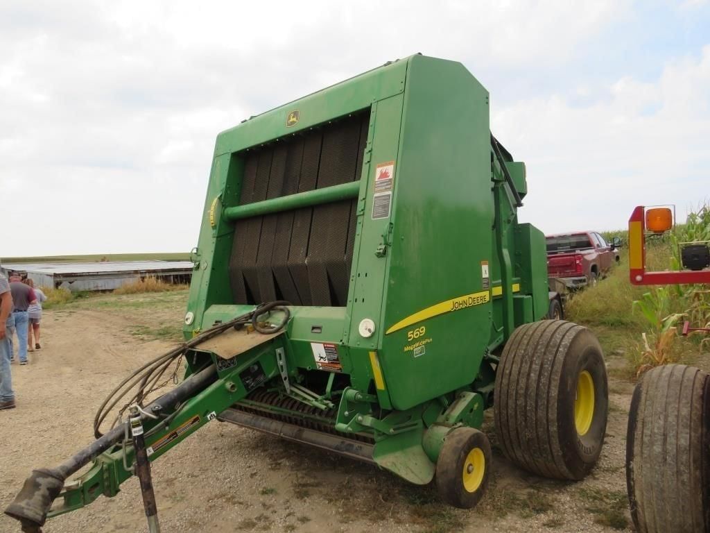 John Deere 569 Equipment Image0