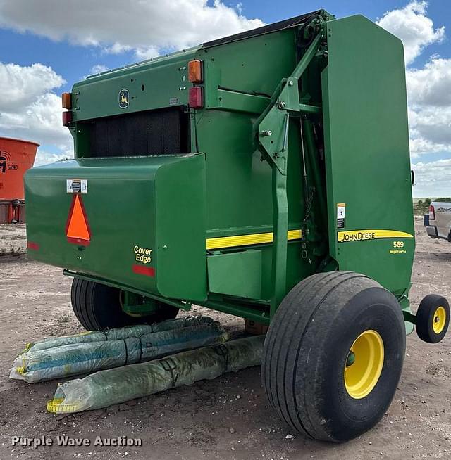 Image of John Deere 569 MegaWide Plus equipment image 4