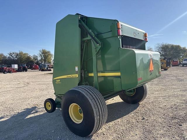 Image of John Deere 569 MegaWide Plus equipment image 3