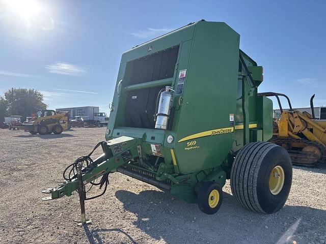 Image of John Deere 569 MegaWide Plus equipment image 2