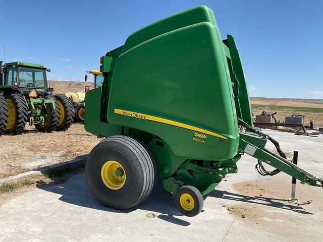 Image of John Deere 569 Premium equipment image 4