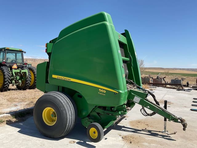 Image of John Deere 569 Premium equipment image 3