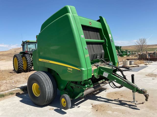 Image of John Deere 569 Premium equipment image 1