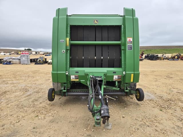Image of John Deere 569 Premium equipment image 1