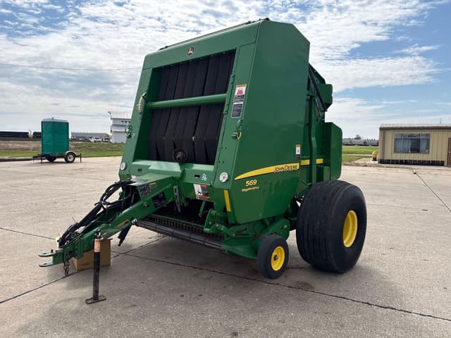 Image of John Deere 569 equipment image 1