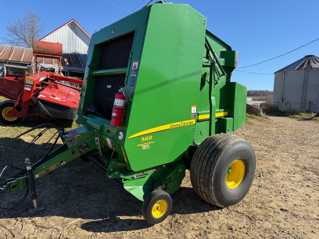 Image of John Deere 569 Primary image