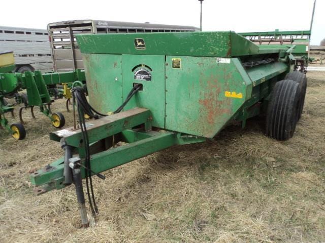 John Deere 570 Equipment Image0
