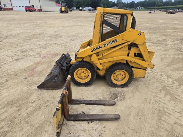 Image of John Deere 570 equipment image 1