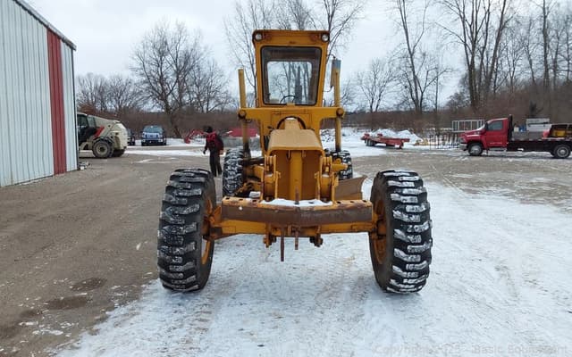 Image of John Deere 570A equipment image 2