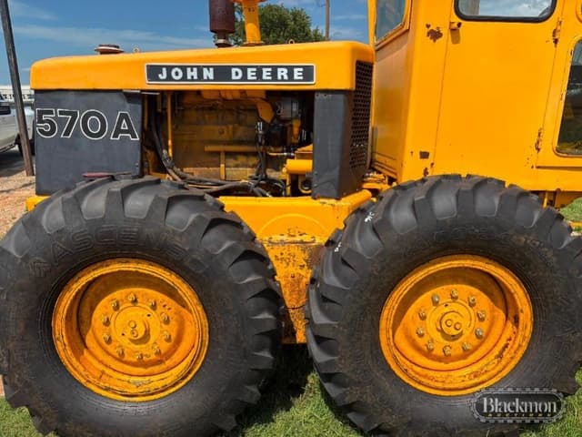 Image of John Deere 570A equipment image 1