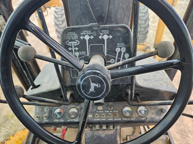 Image of John Deere 570A equipment image 3