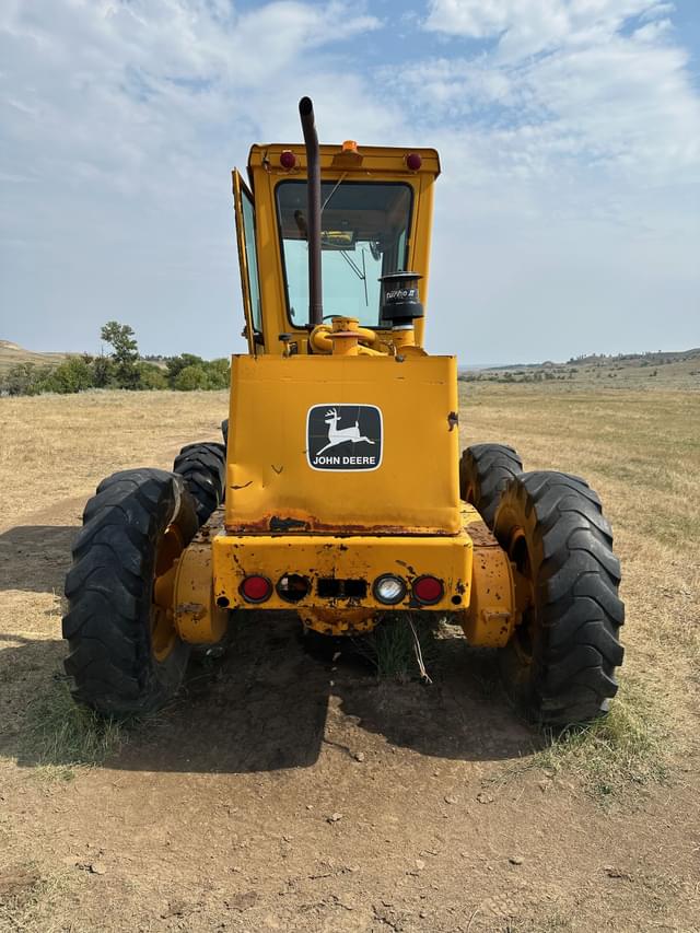 Image of John Deere 570A equipment image 3