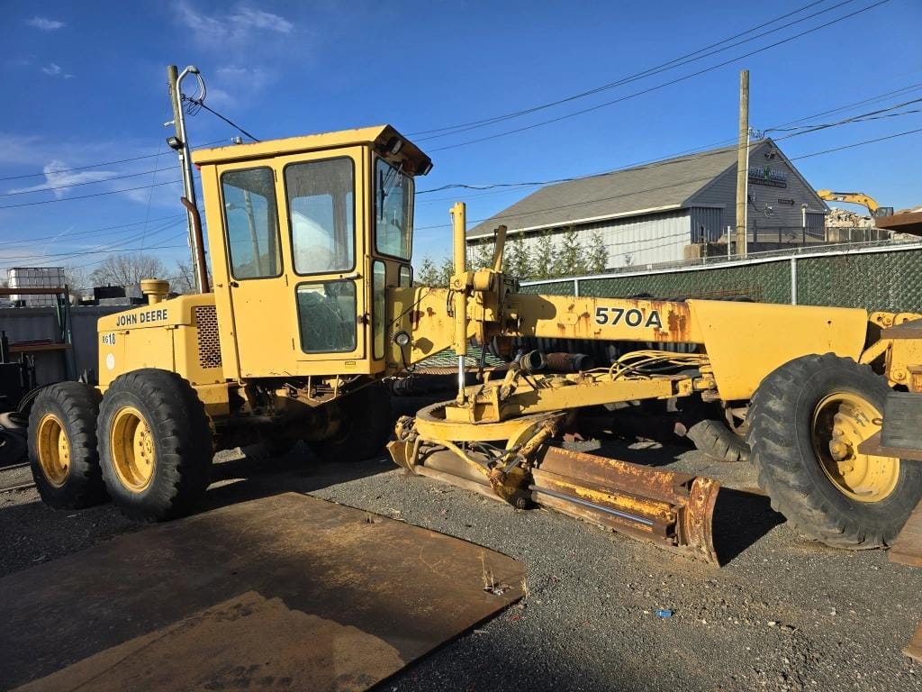 John Deere 570A Equipment Image0