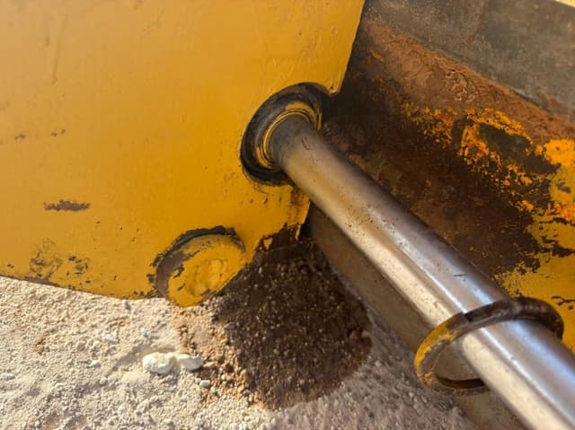 Image of John Deere 570A equipment image 3