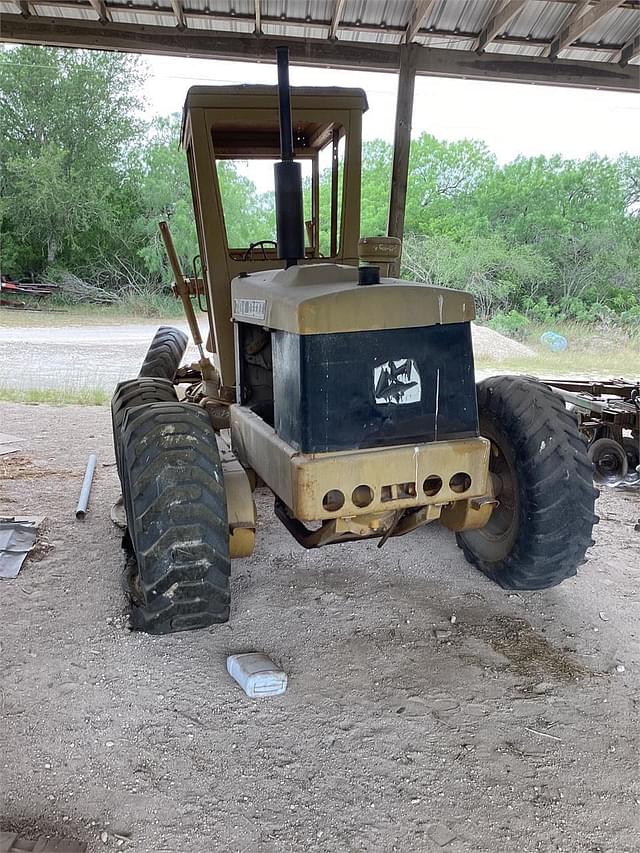 Image of John Deere 570A equipment image 1