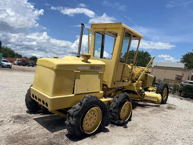 Image of John Deere 570A equipment image 2